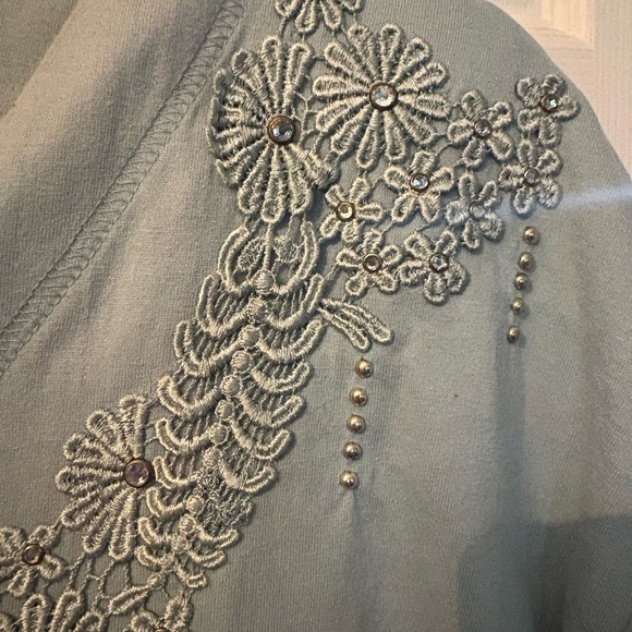 Embroidered Light green Women's Top - Picture 4 of 4